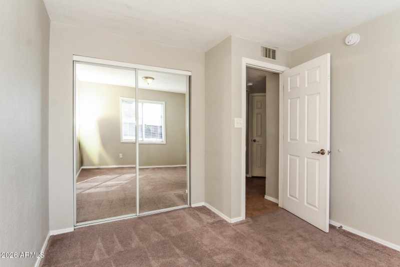 016-photo-bedroom-14939525