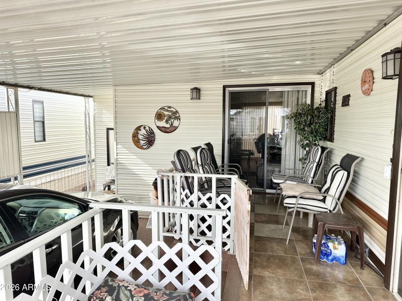 AZ ROOM SLIDER ENTRY