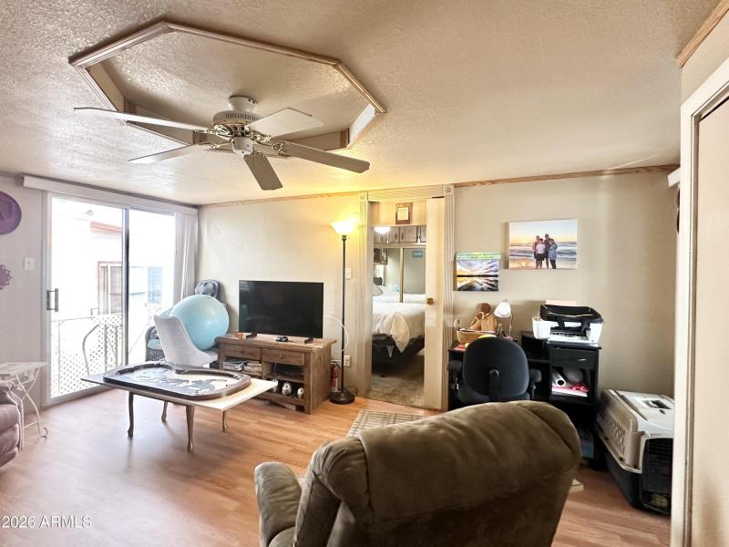 PARK MODEL ENTRY TO BEDROOM