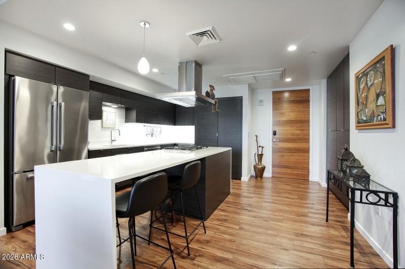 200 W PORTLAND ST 822