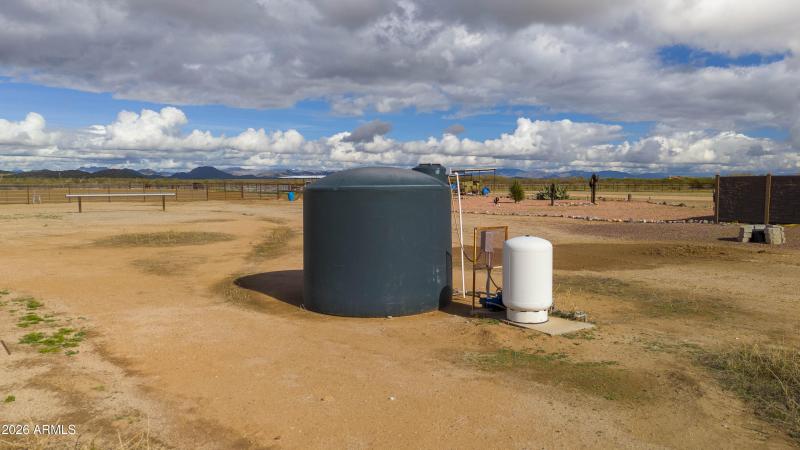 46109 W J-1 Ranch Rd00006