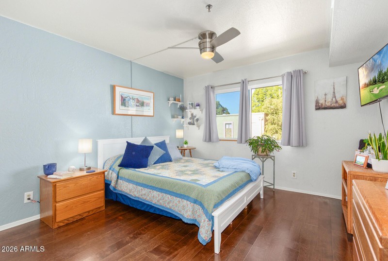 Guest bedroom