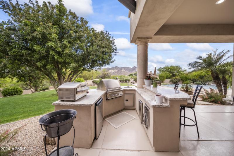 Outdoor Kitchen