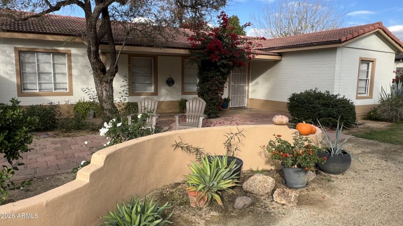 Earll Front Close up