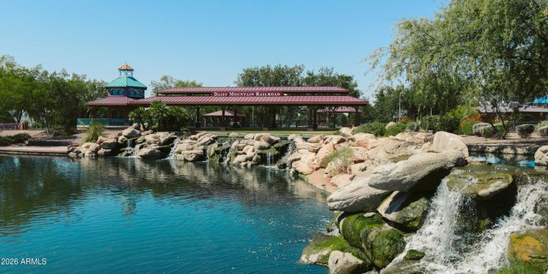 Anthem railroad around park