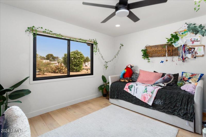 29-1141 N Oro Vista