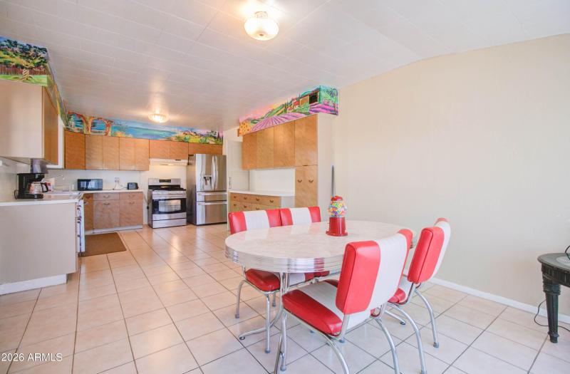 877 E Sycamore St - Bird-20