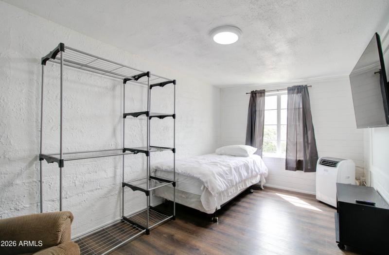 877 E Sycamore St Bunkhouse-2