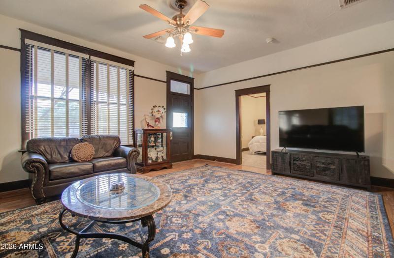 385 S Broad St Interior-3