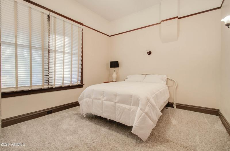 385 S Broad St Interior-12