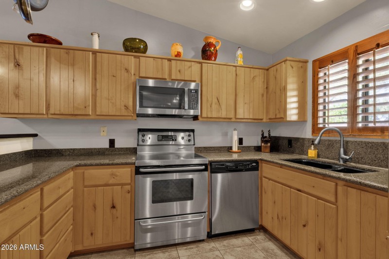 17-web-or-mls-17410-e-santa-rosa-ln