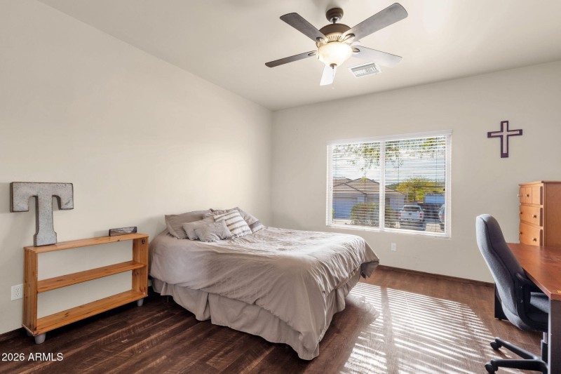 23-web-or-mls-17410-e-santa-rosa-ln