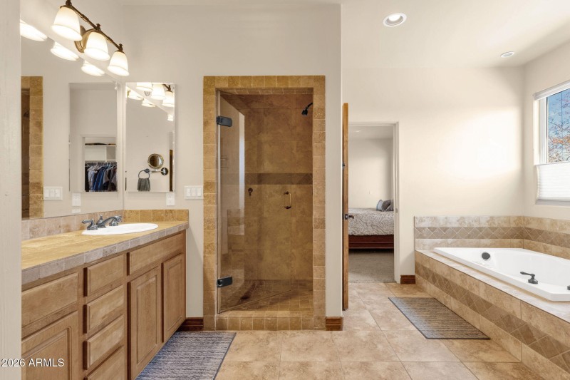 34-web-or-mls-17410-e-santa-rosa-ln