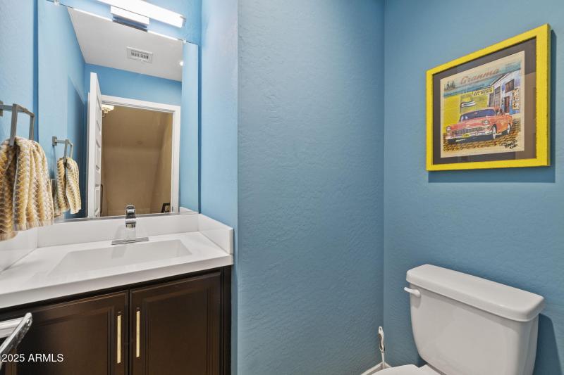 820 N 8th Ave 22 Phoenix - Half Bath