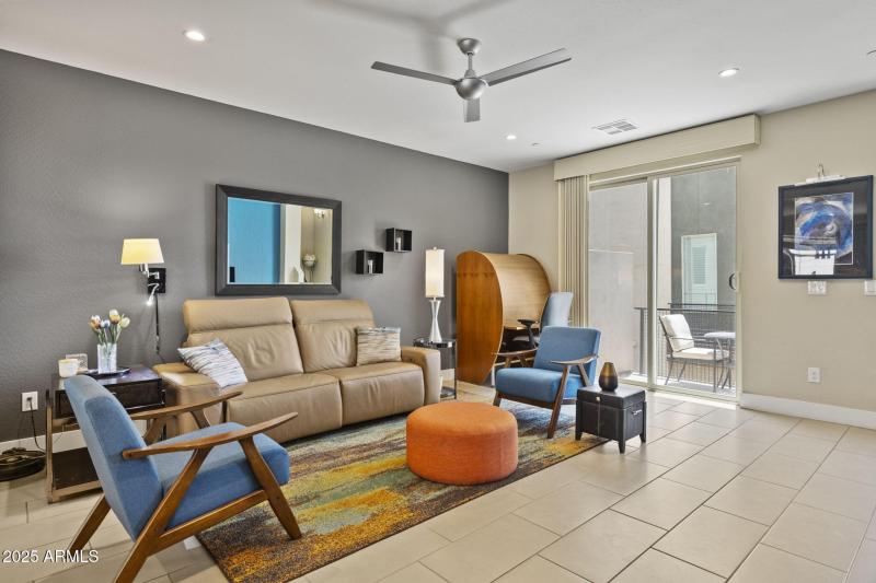 820 N 8th Ave 22 Phoenix - Living 1