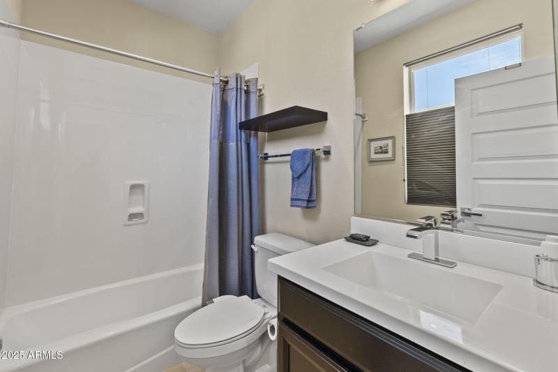820 N 8th Ave 22 Phoenix - Guest Bath