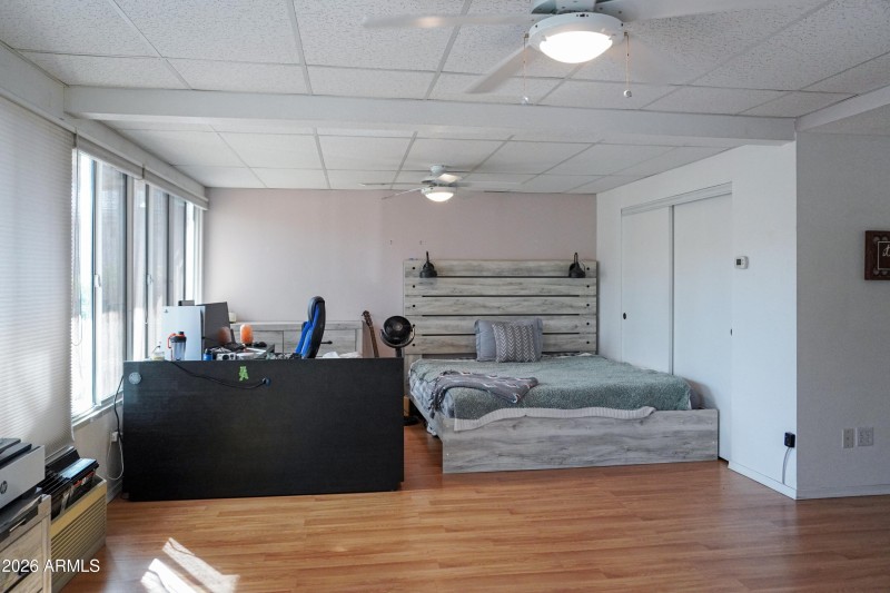 Enclosed AZ room w/ split system