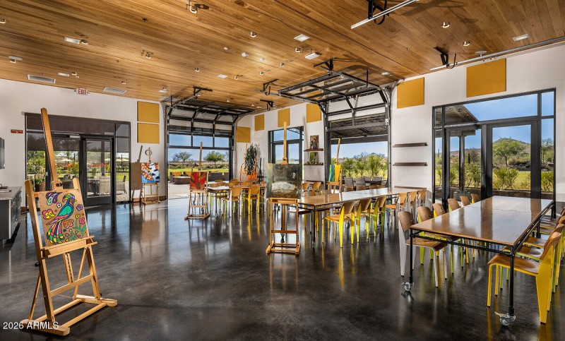 oMita Club Art Studio