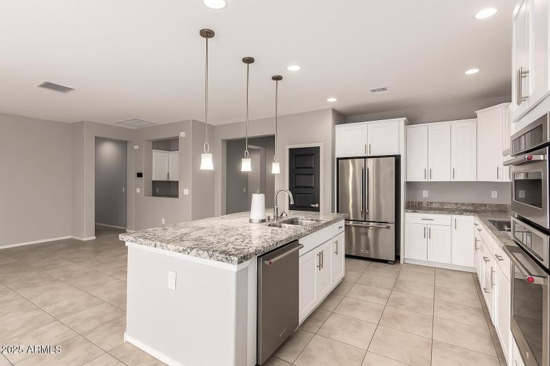 ChatGPT Image Oct 16, 2025, 09_46_24 AM