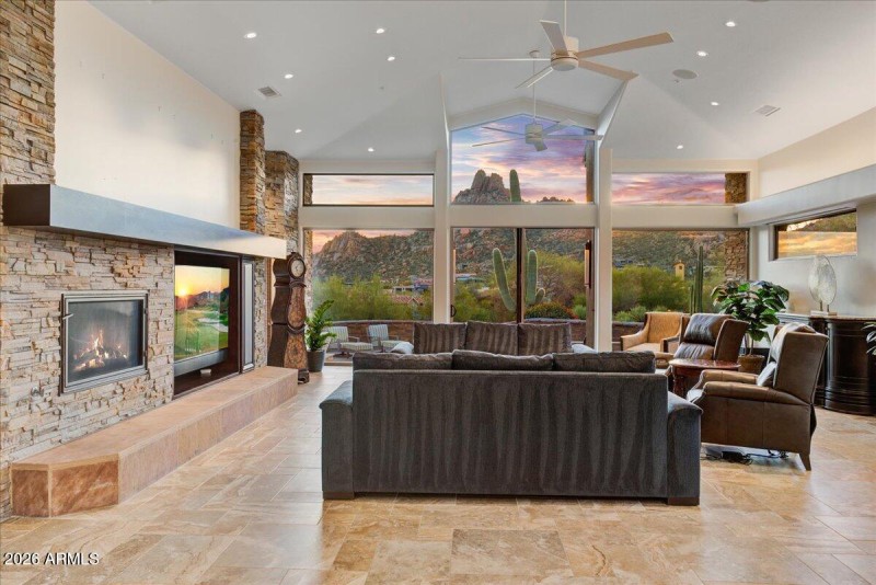 15-Living Room Views
