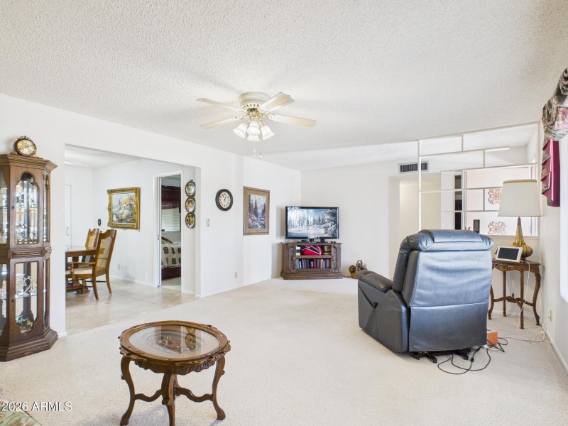 Open & Inviting Living Space