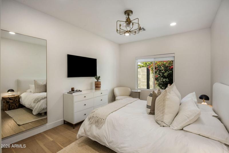 24-web-or-mls-D46A6424 copy