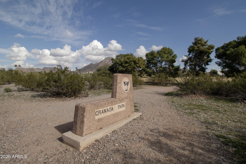 Granada Park is close by