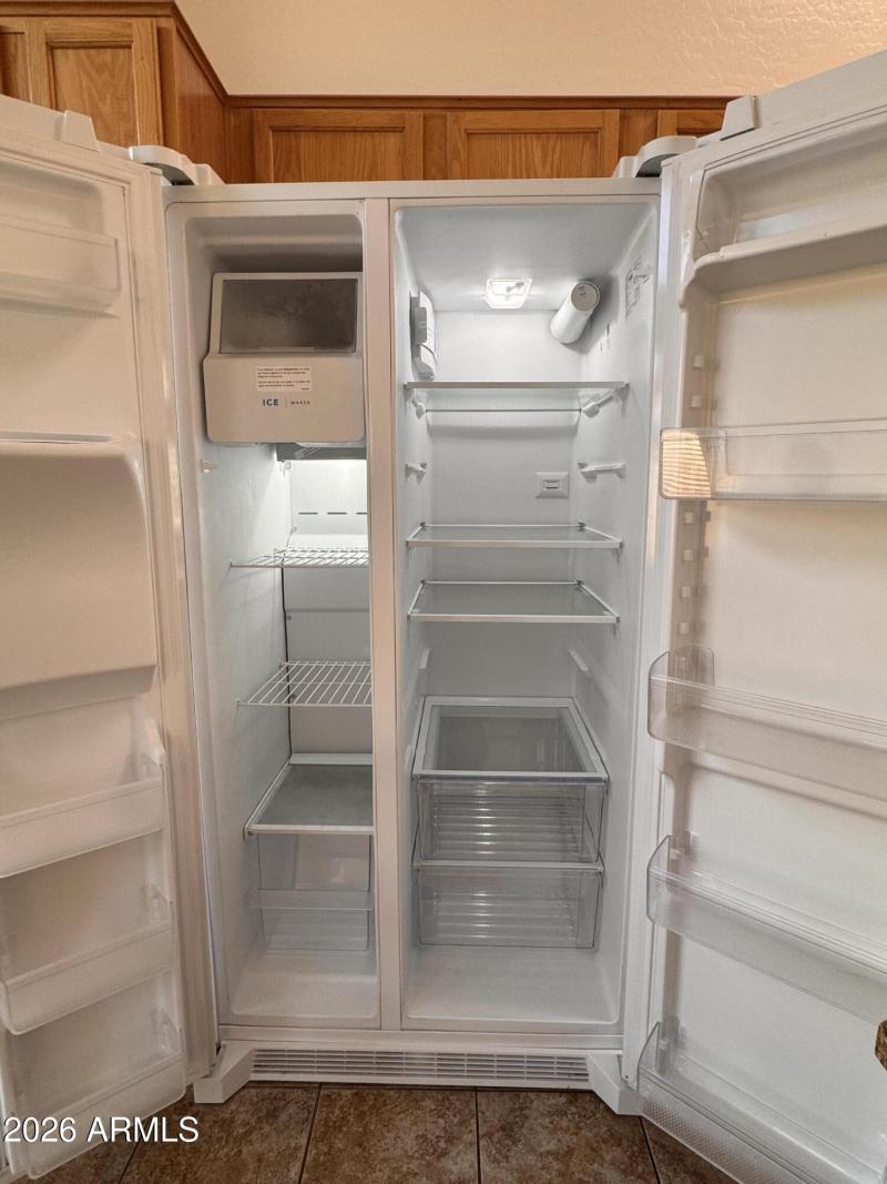 Side by side refrigerator