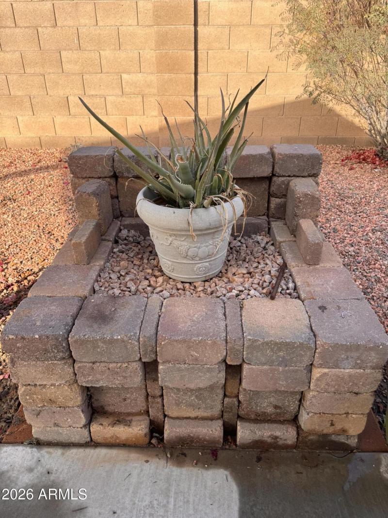Stone fire pit