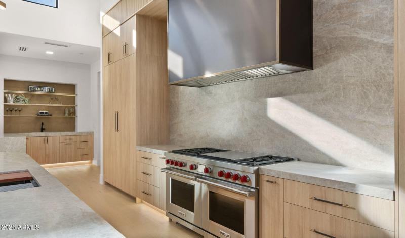 36-web-or-mls-Kitchen1