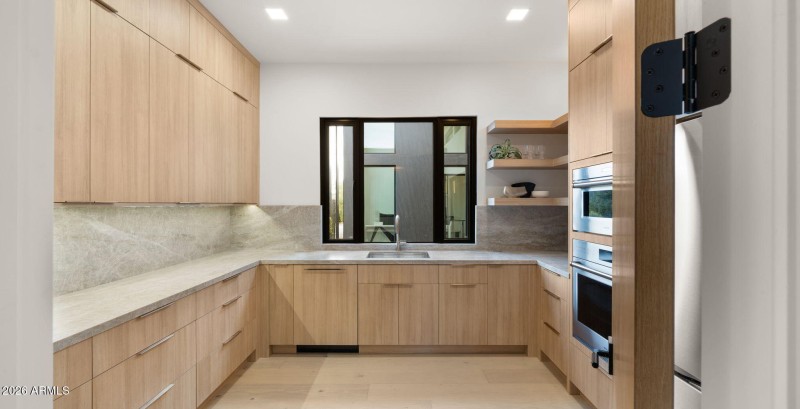 64-web-or-mls-Pantry2