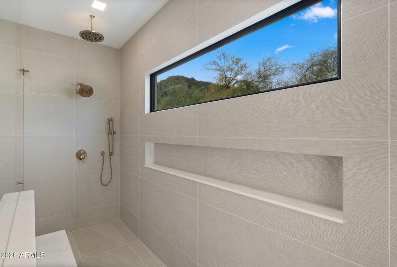 112-web-or-mls-Primary Bedroom12