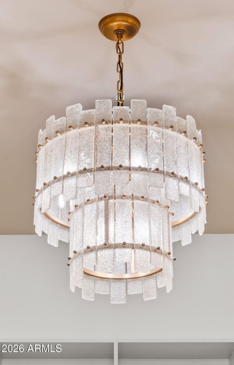 118-web-or-mls-CLOSE UPS18