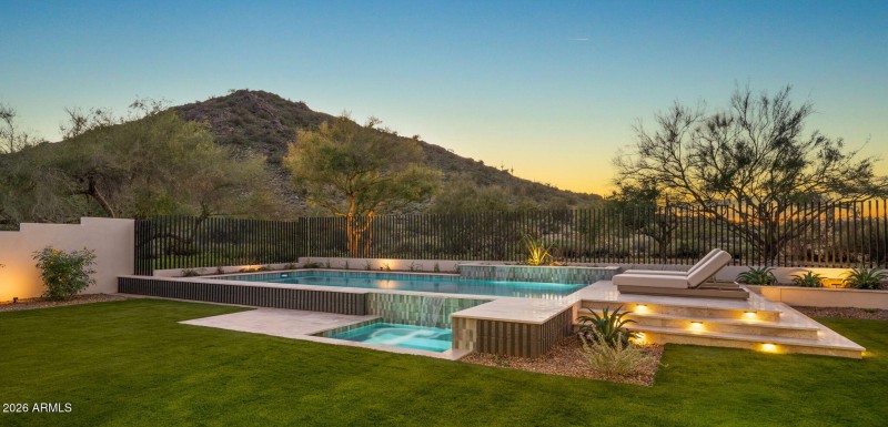 129-web-or-mls-TWILIGHTS14