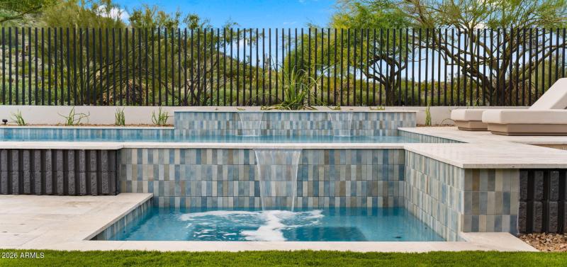 131-web-or-mls-CLOSE UPS19