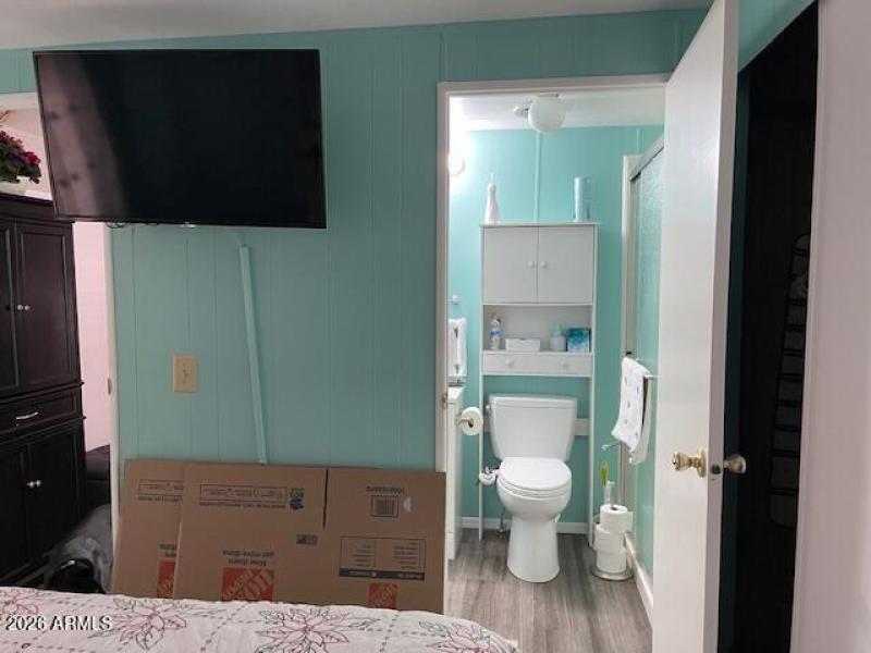 2nd bath entry from bedroom