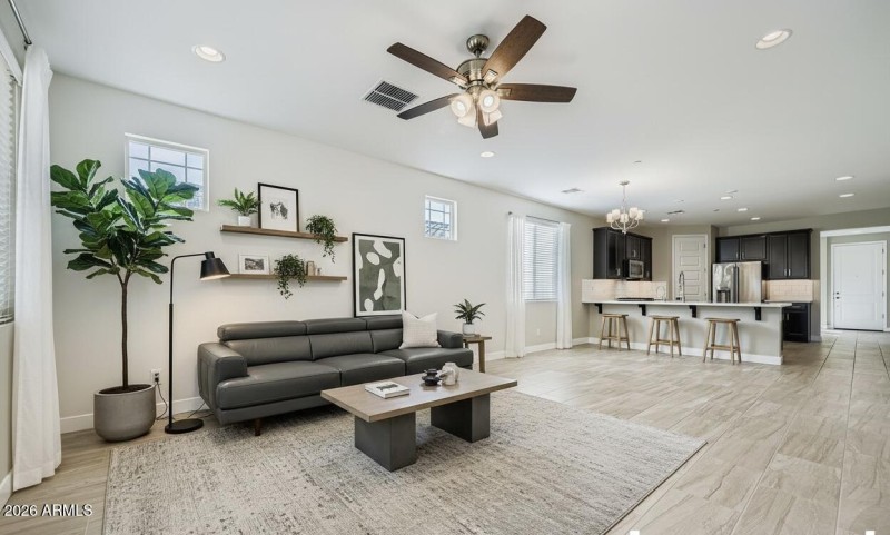 A086B009-E121-421F-8112-B80E6B0A09EF