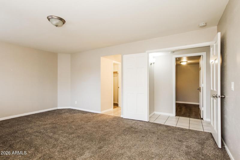016-photo-bedroom-15064434