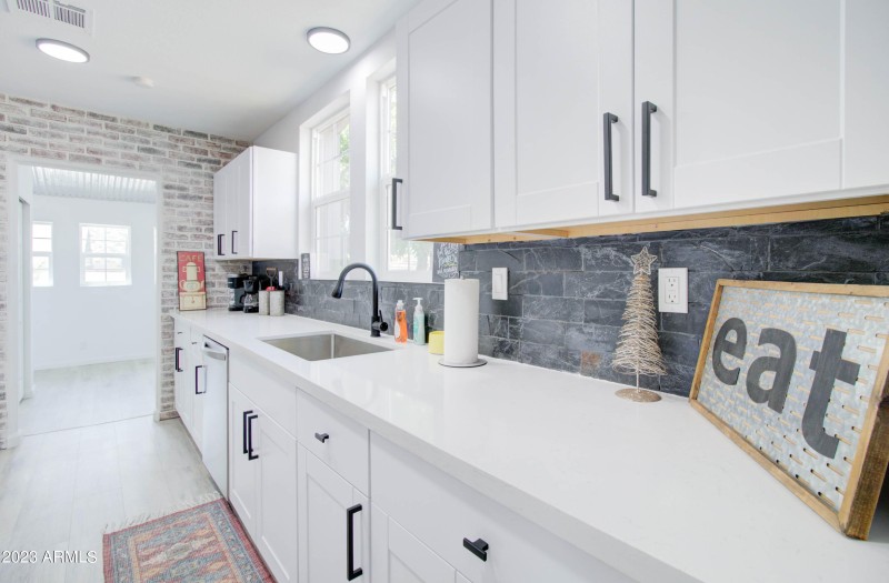 258 S Sutherland St Furnished-7