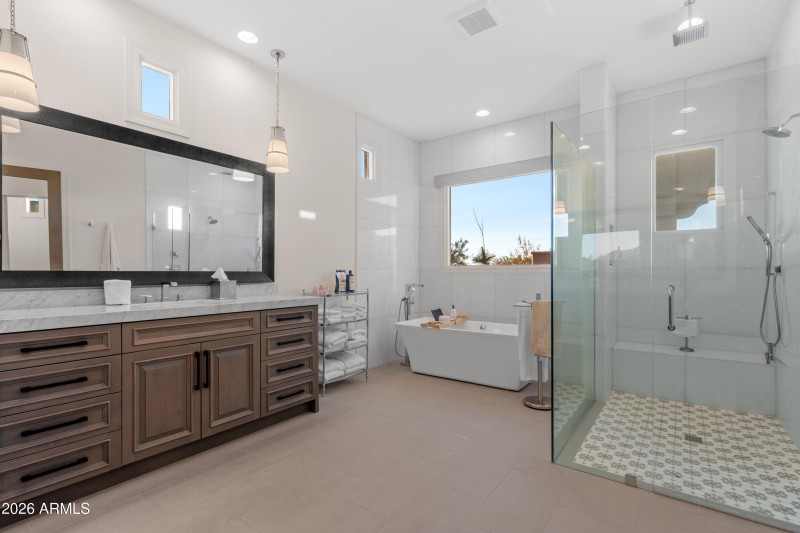 014_Primary Bath Luxury