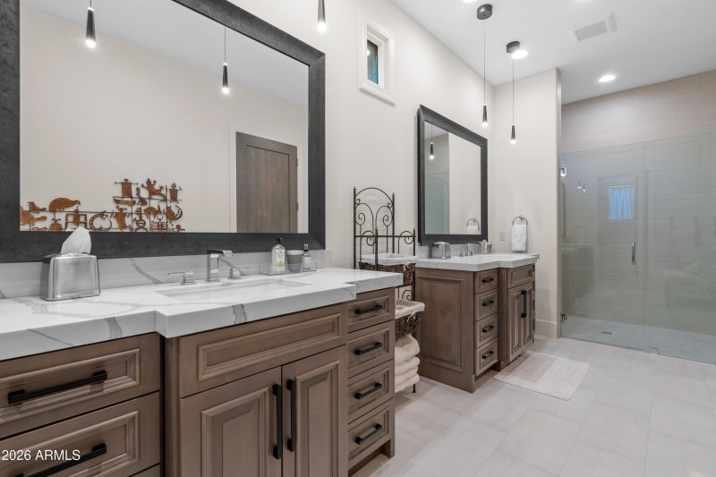 026_Jr Primary Ensuite Spa Bath