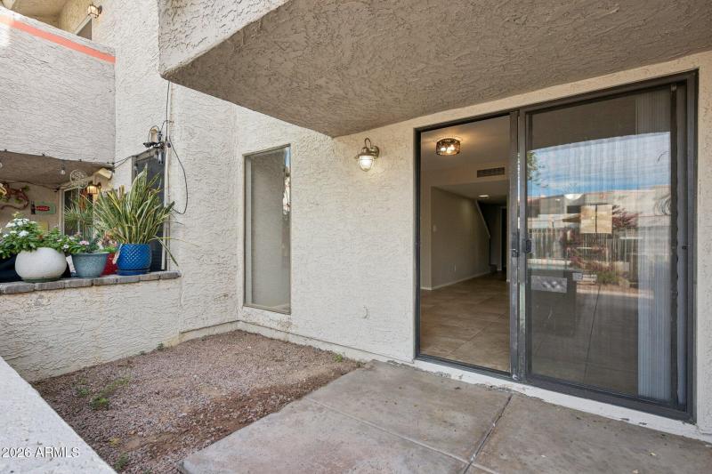 25-web-or-mls-935-n-granite-reef-rd-89