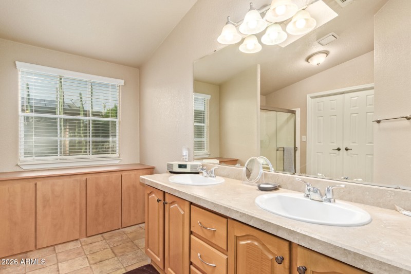 3301 S Goldfield Rd, 4028