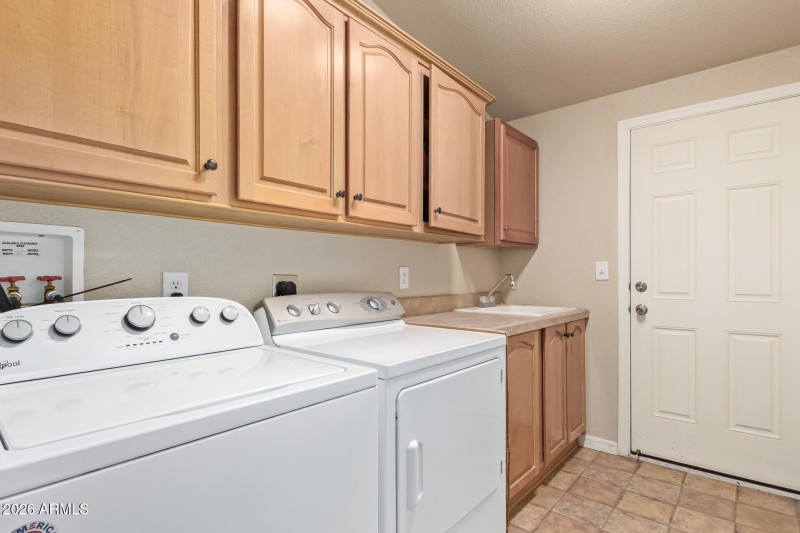 3301 S Goldfield Rd, 4028