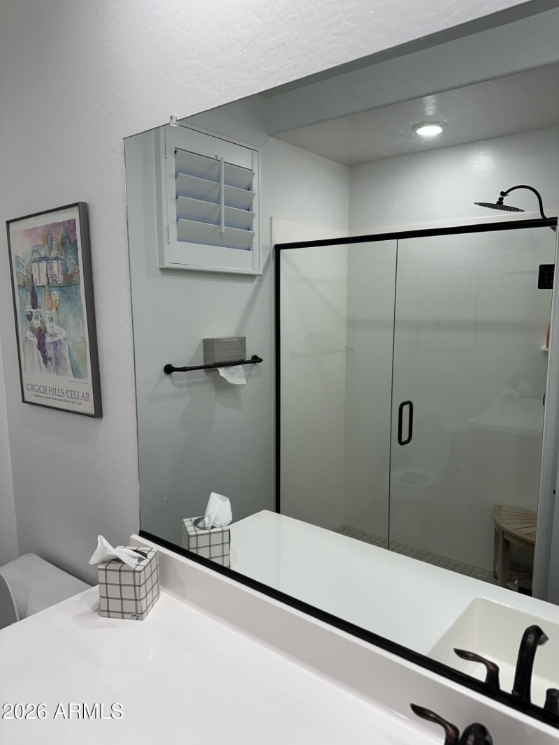 Bath 2 Walk-in Rain Shower pic1