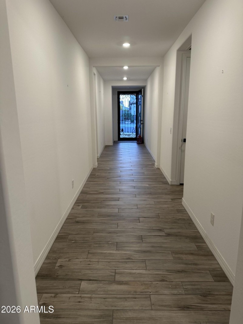 Foyer Lots of Tile Pic 3