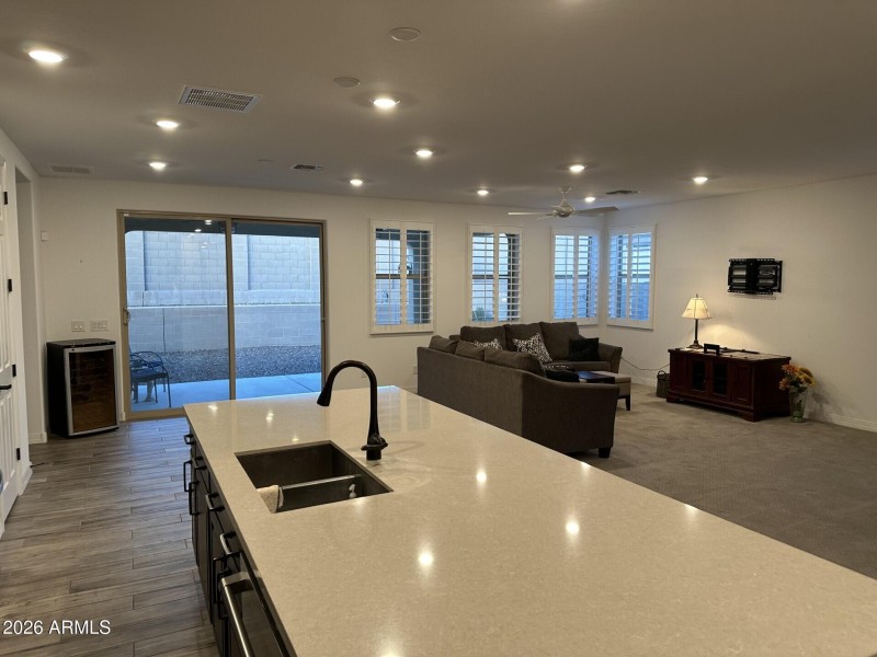 Great Room Large Island Pic 1