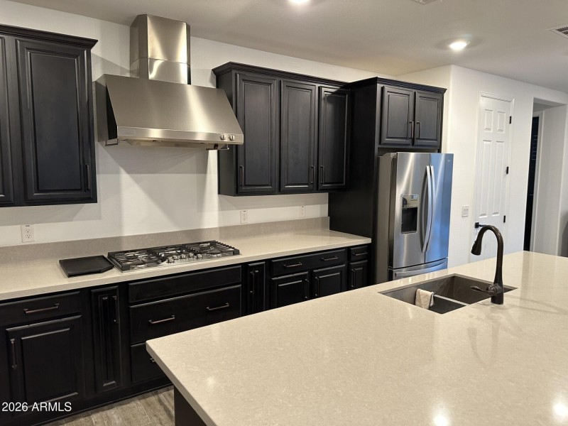 Kitchen Pic 6 Monogram Large Pot 5-Burne