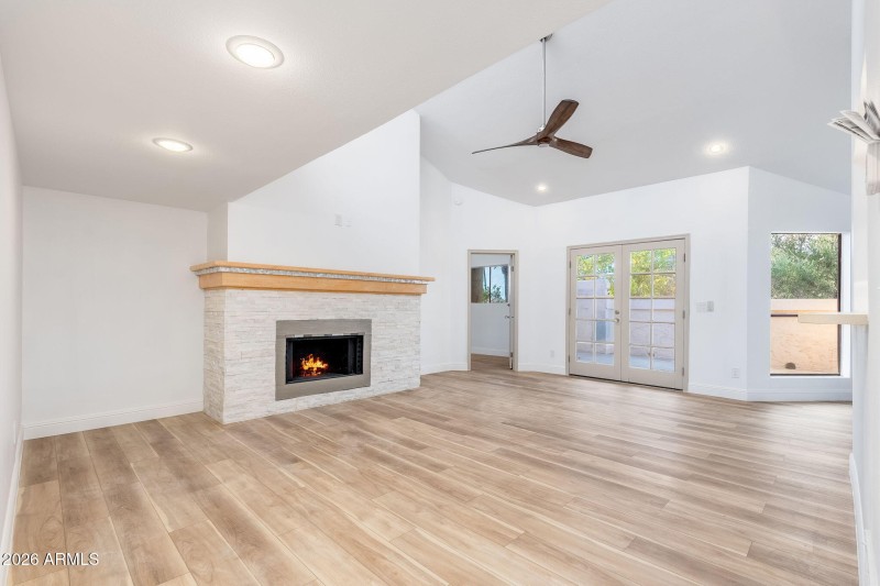 9709 E Mountain View Rd UNIT 2705, 01-05