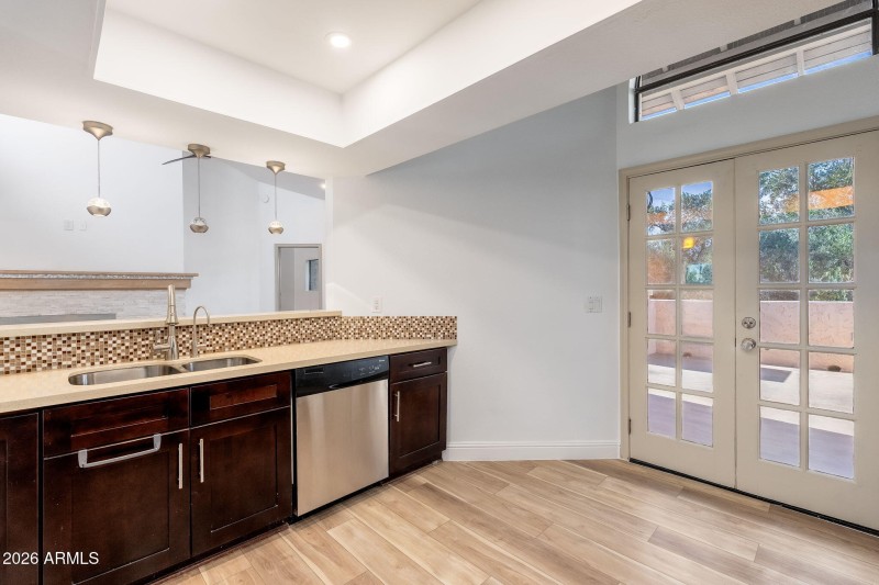 9709 E Mountain View Rd UNIT 2705, 01-05